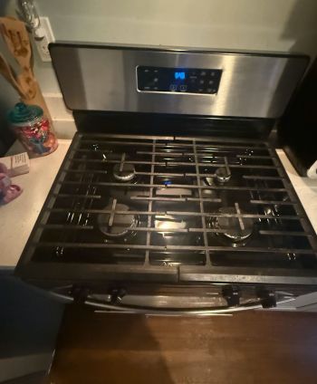 Deep cleaning in North New Hyde Park, NY by Spectacular Clean